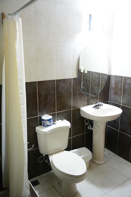 Hotel Sherwood Тела Стая снимка