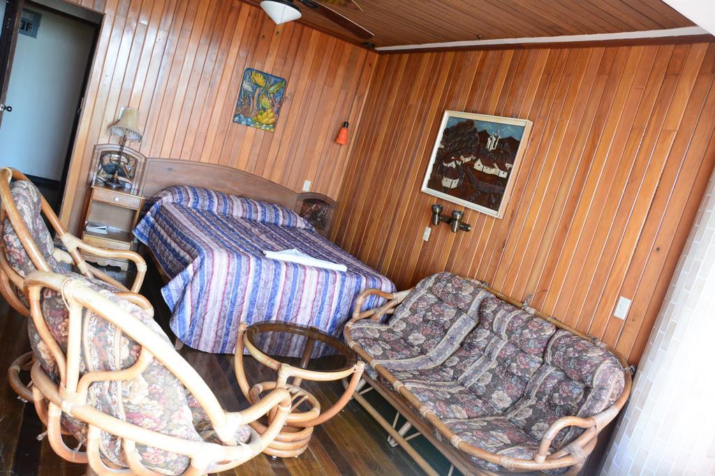 Hotel Sherwood Тела Стая снимка