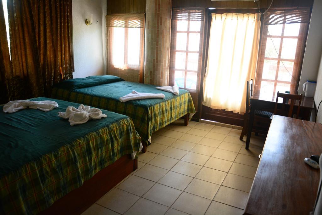 Hotel Sherwood Тела Екстериор снимка