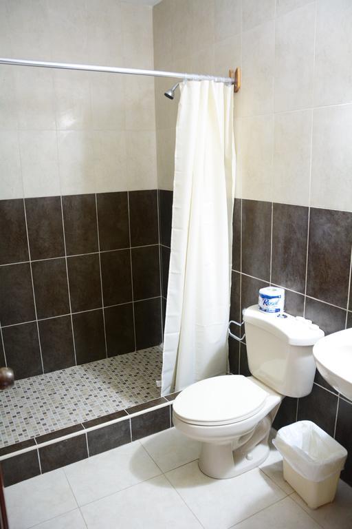 Hotel Sherwood Тела Стая снимка