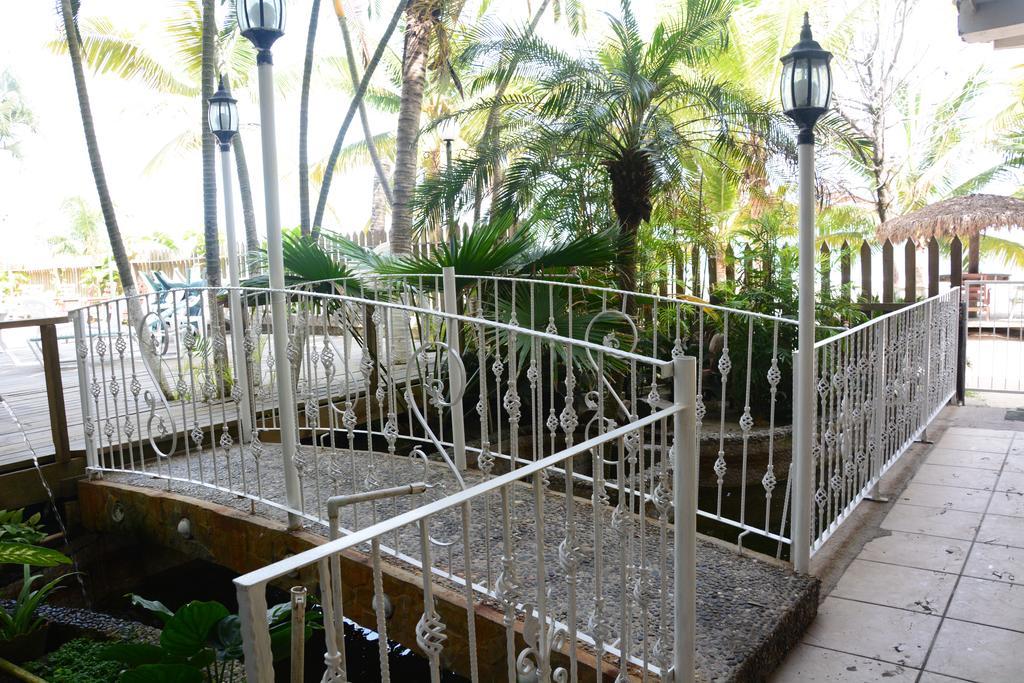 Hotel Sherwood Тела Екстериор снимка